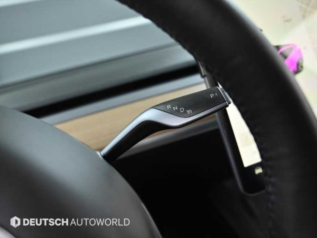 테슬라 모델 Y AWD 롱 레인지 - 이미지 16