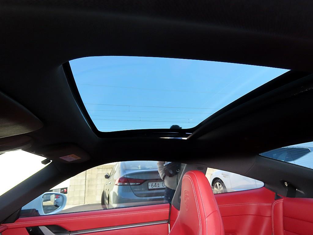 포르쉐 911(992) 카레라 S - 이미지 6