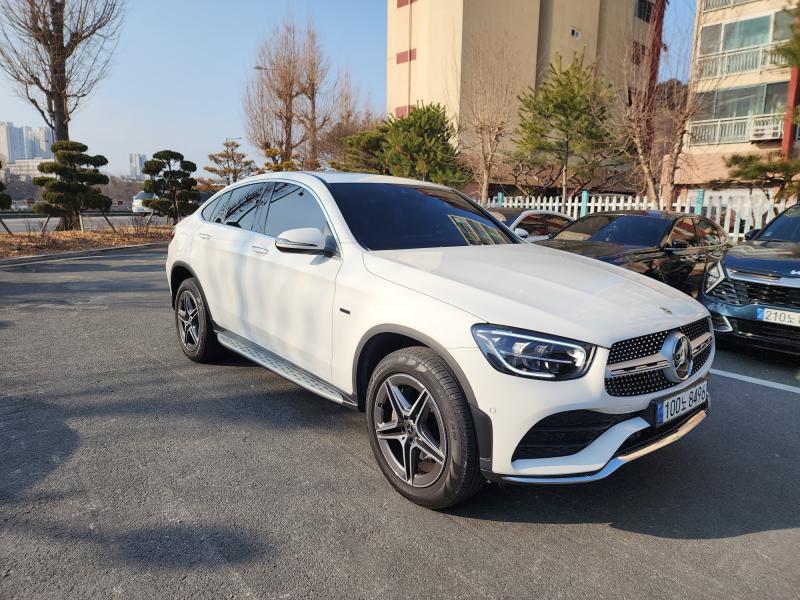 벤츠 GLC클래스 GLC 300e 4매틱 쿠페 - 이미지 2