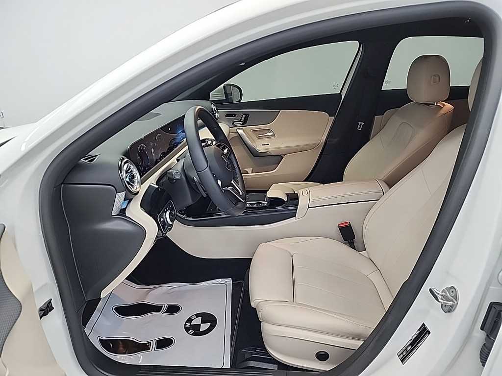 벤츠 A클래스(4세대) A220 해치백 - 이미지 13