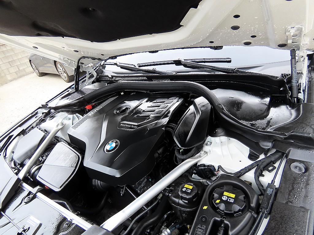 BMW 5시리즈(7세대) 520i M 스포츠팩 - 이미지 12