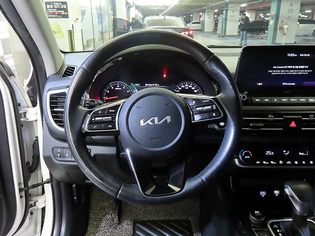 기아 셀토스 1.6 가솔린 2WD 시그니처 - 이미지 9