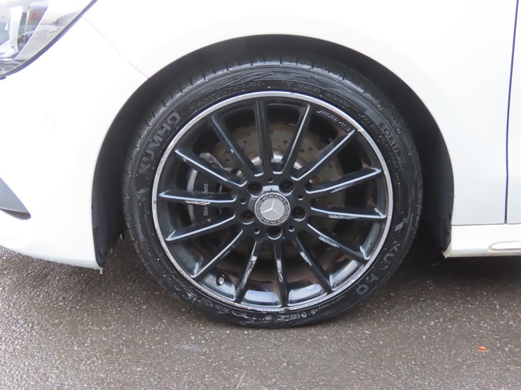 벤츠 CLA클래스 CLA250 4매틱 AMG 라인 - 이미지 13