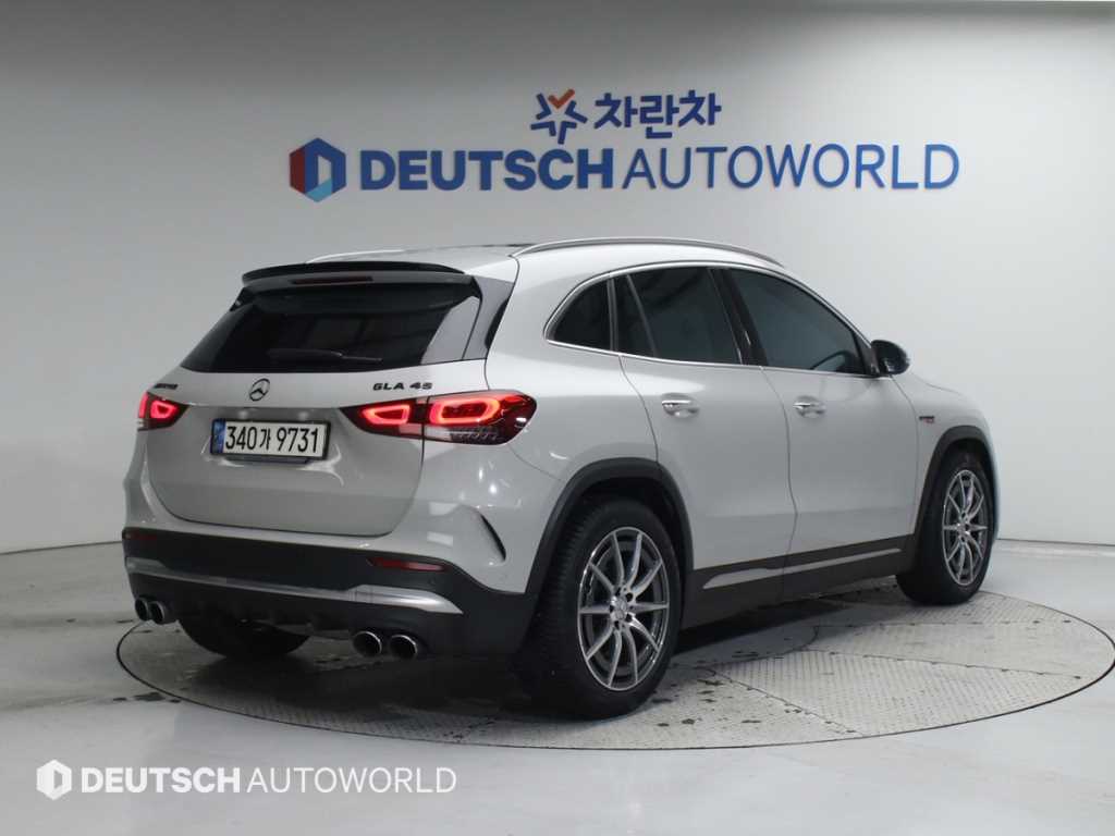 벤츠 GLA클래스(2세대) GLA 45 AMG 4매틱+ - 이미지 9