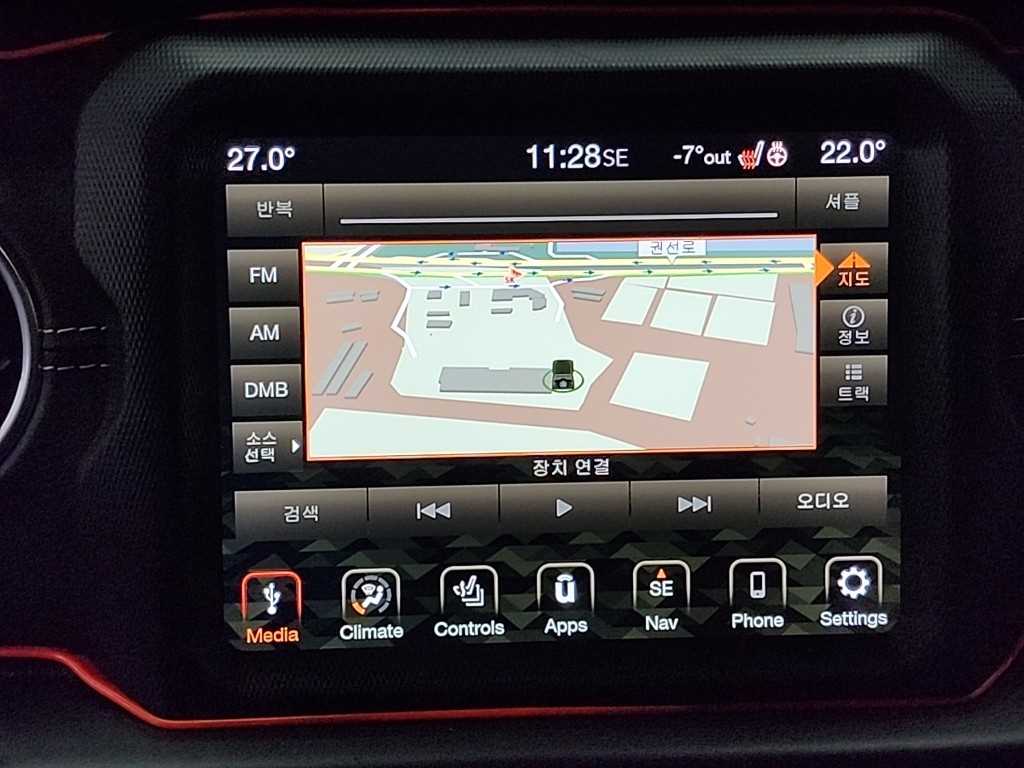 지프 랭글러(JL) 2.0 오버랜드 4DR 파워탑 - 이미지 18