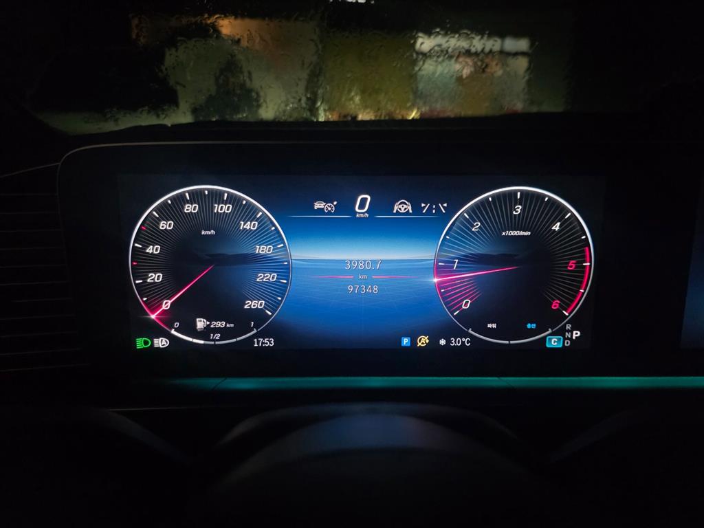 벤츠 GLE클래스(4세대) GLE 450d 4매틱 쿠페 - 이미지 13