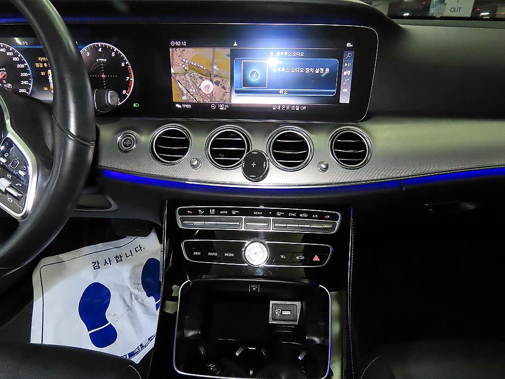 벤츠 E클래스(5세대) E300 AMG 라인 - 이미지 14