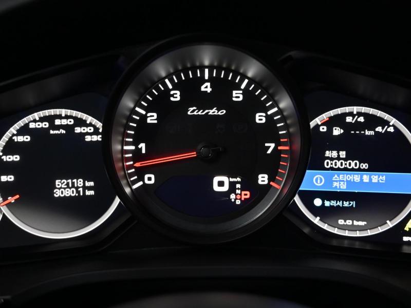 포르쉐 카이엔(3세대) 4.0 V8 터보 - 이미지 15