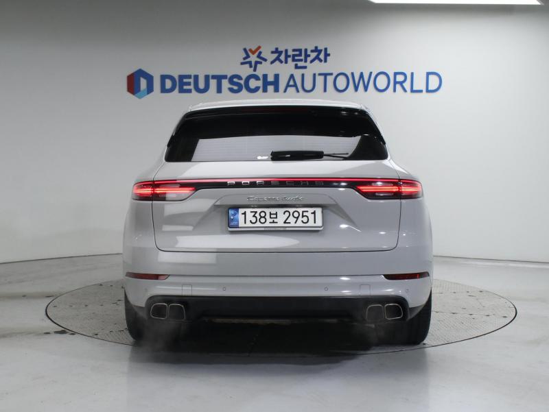 포르쉐 카이엔(3세대) 4.0 V8 터보 - 이미지 17