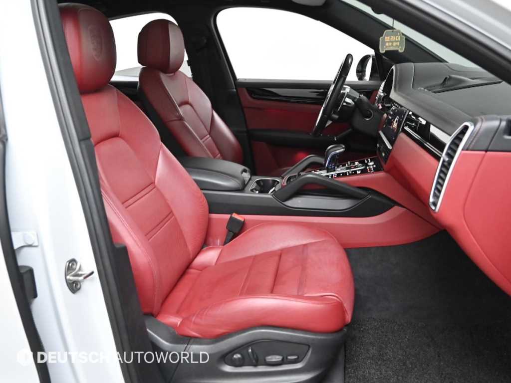 포르쉐 카이엔(3세대) 3.0 V6 쿠페 - 이미지 8