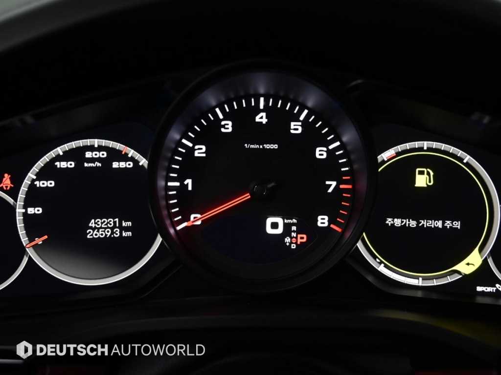 포르쉐 카이엔(3세대) 3.0 V6 쿠페 - 이미지 17