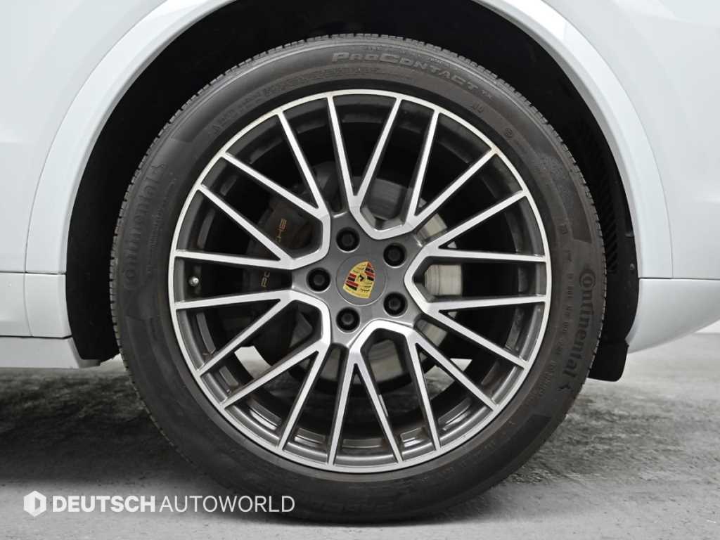 포르쉐 카이엔(3세대) 3.0 V6 쿠페 - 이미지 16