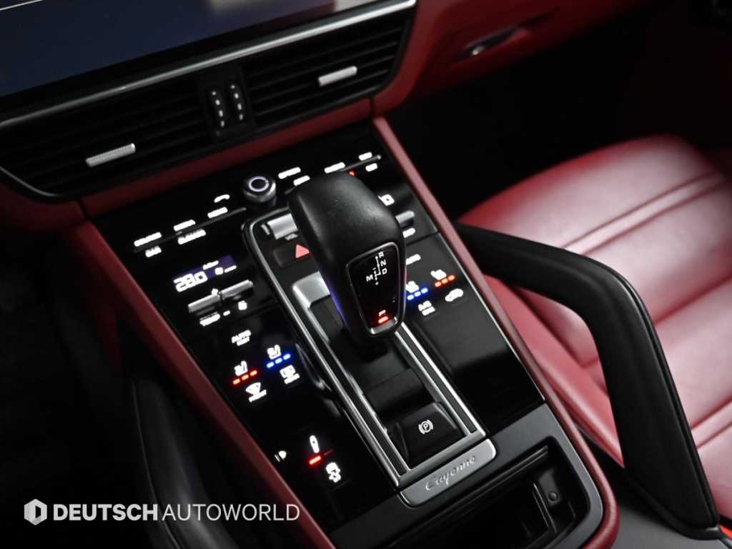 포르쉐 카이엔(3세대) 3.0 V6 쿠페 - 이미지 13