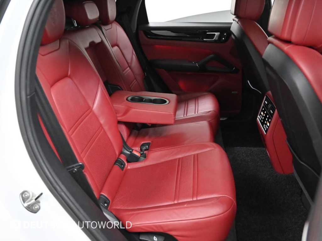 포르쉐 카이엔(3세대) 3.0 V6 쿠페 - 이미지 12