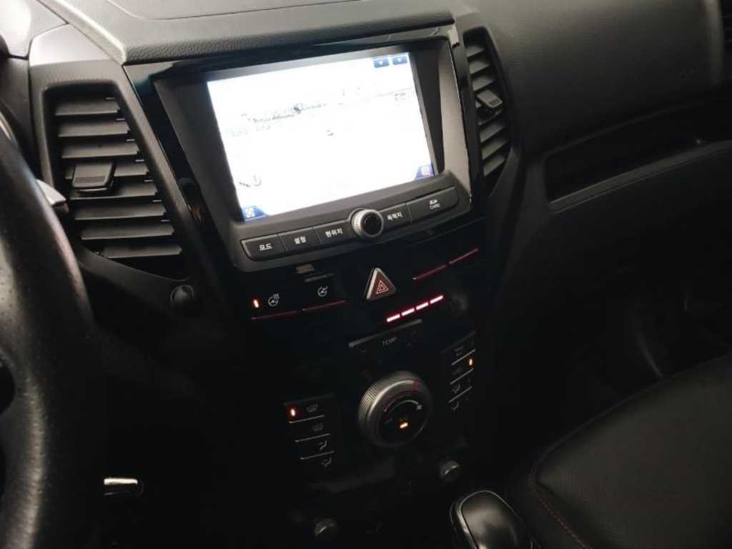 KG모빌리티(쌍용) 티볼리 에어 디젤 2WD IX - 이미지 2