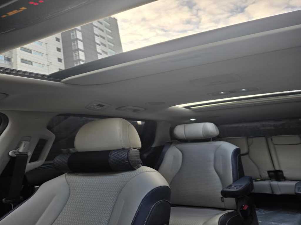 기아 더 뉴카니발 하이브리드(KA4) 1.6 HEV 7인승 시그니처 그래비티 - 이미지 2