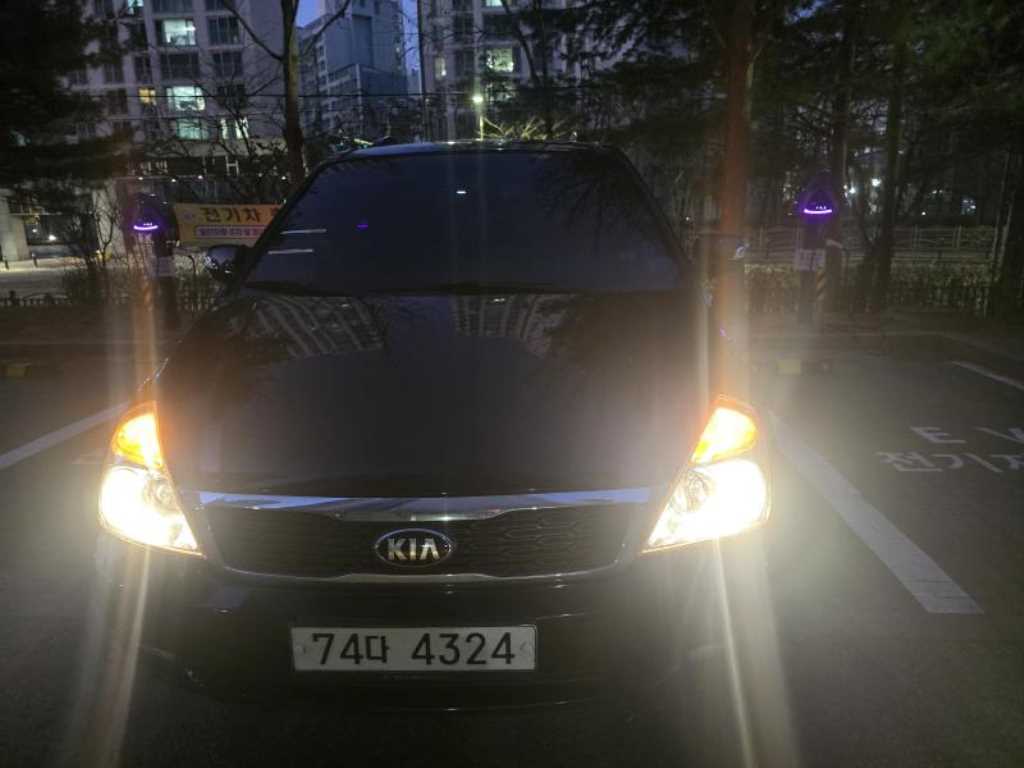 기아 카니발 R 11인승 디젤 GLX 프리미엄 - 이미지 13