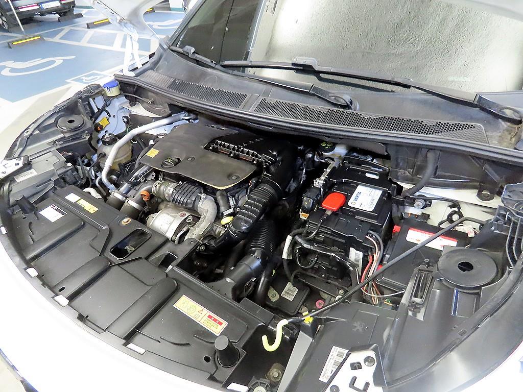 푸조 3008(2세대) 1.6 BlueHDi 알뤼르 - 이미지 9