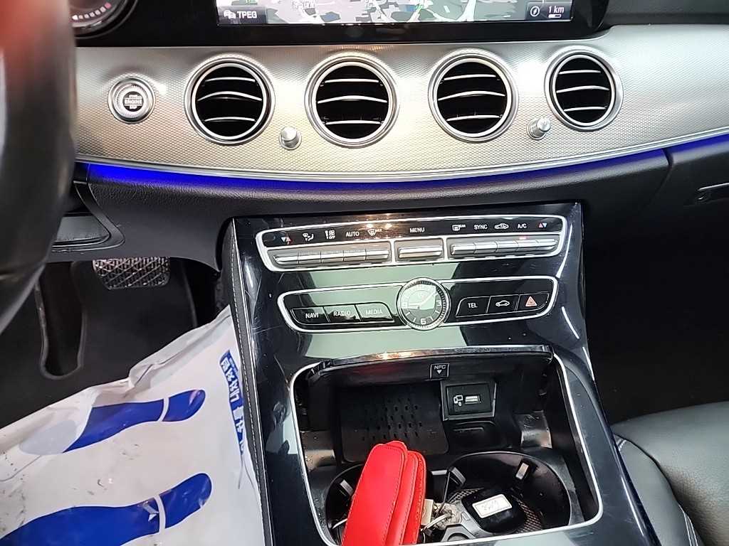 벤츠 E클래스(5세대) E300 아방가르드 - 이미지 2