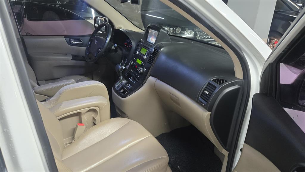 기아 카니발 R 리무진 디젤 9인승 GLX 최고급형 - 이미지 2