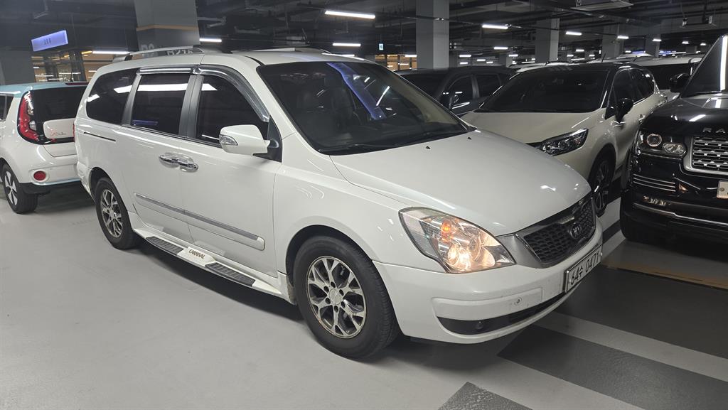 기아 카니발 R 리무진 디젤 9인승 GLX 최고급형 - 이미지 7