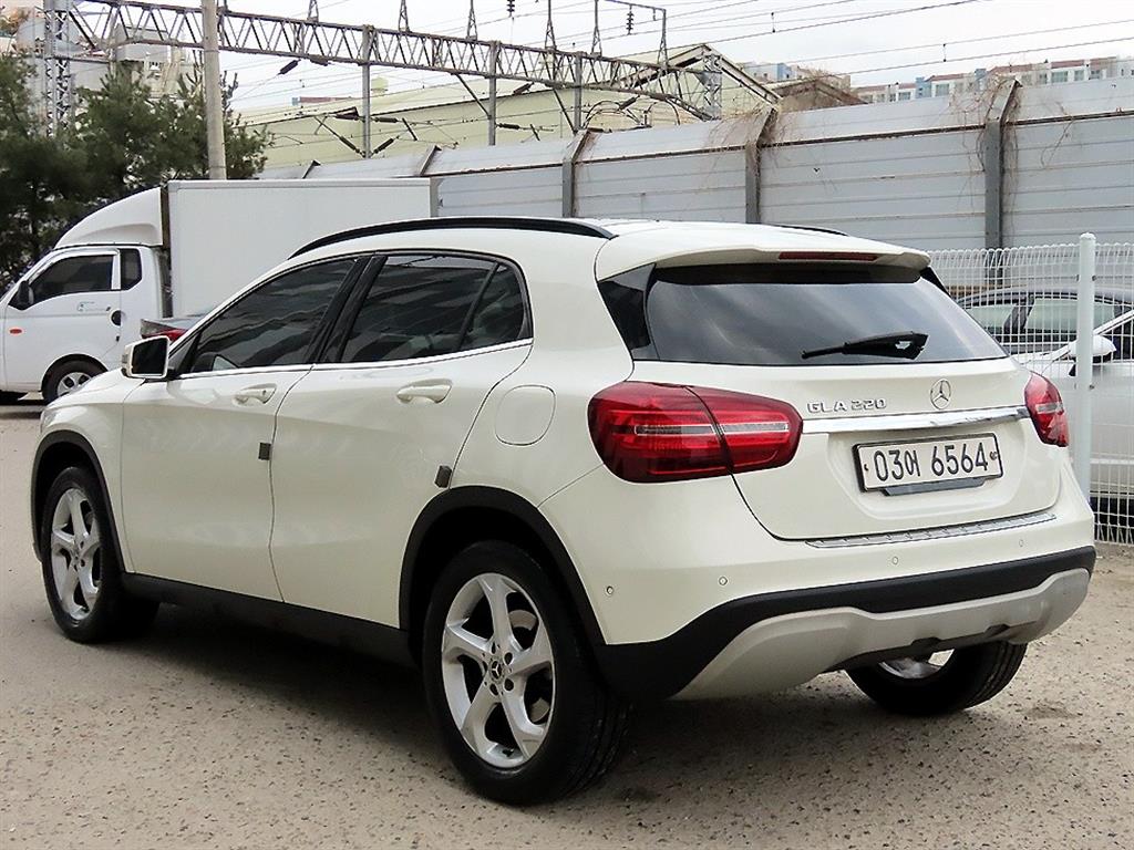 벤츠 GLA클래스 GLA 220 - 이미지 4