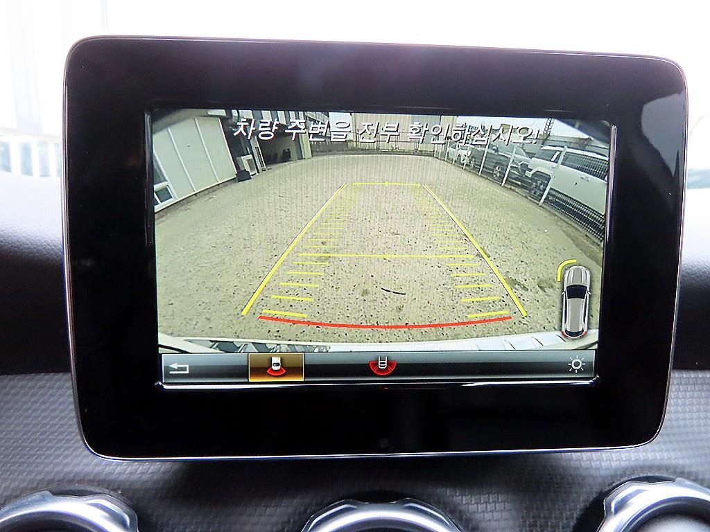 벤츠 GLA클래스 GLA 220 - 이미지 11