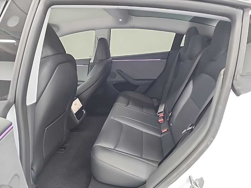 테슬라 모델 3 RWD - 이미지 3