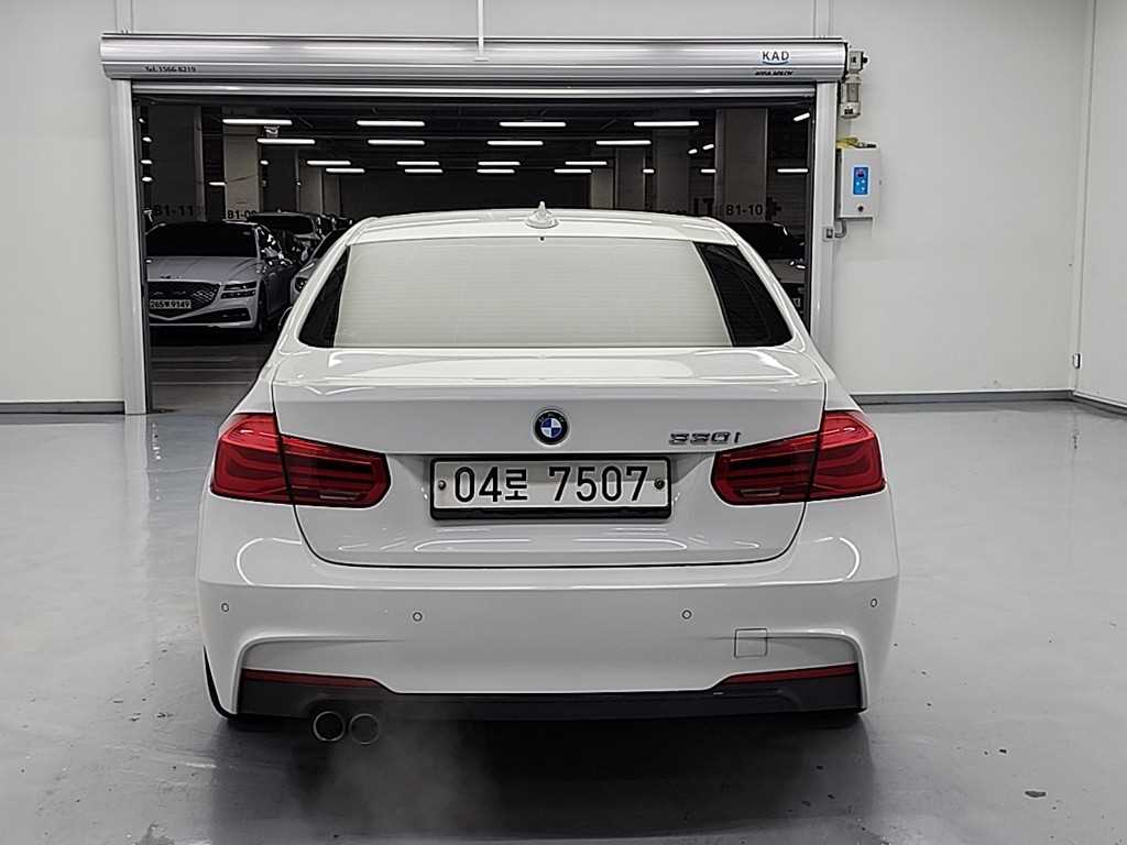 BMW 3시리즈(6세대) 330i M 스포츠팩 - 이미지 4