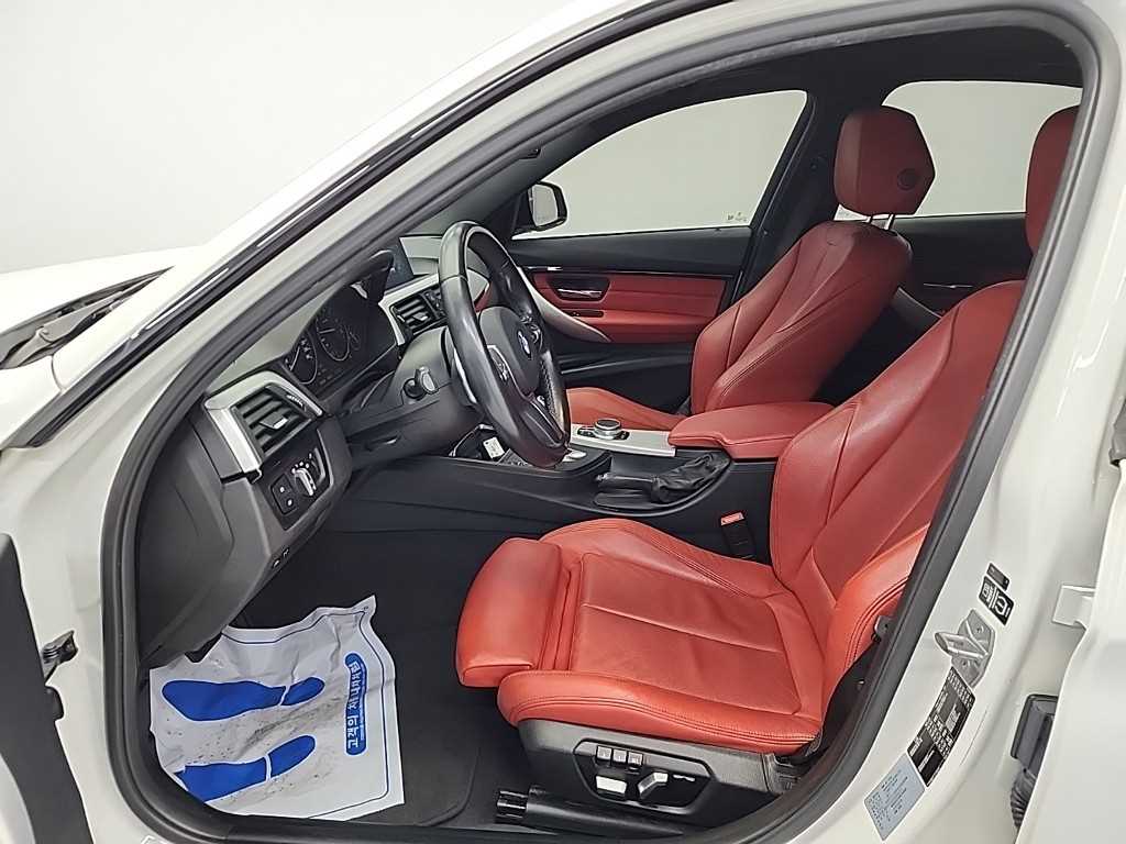 BMW 3시리즈(6세대) 330i M 스포츠팩 - 이미지 19