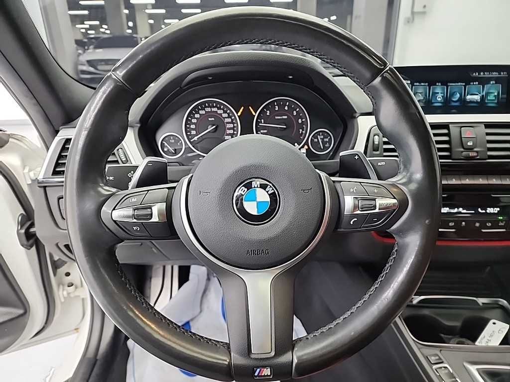 BMW 3시리즈(6세대) 330i M 스포츠팩 - 이미지 16