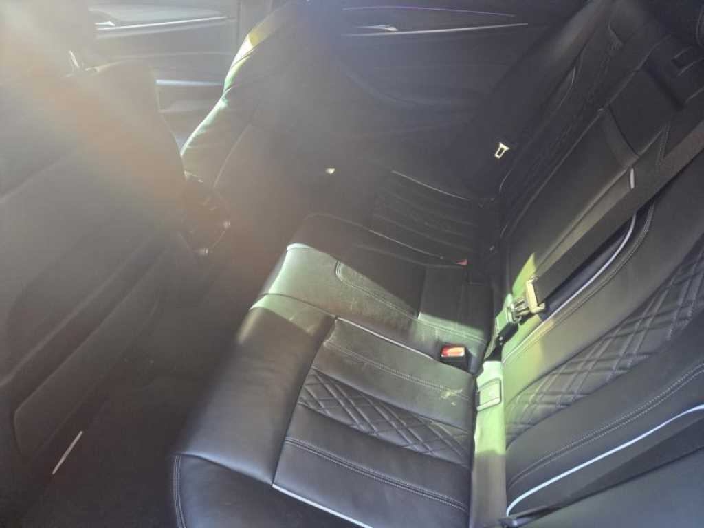 BMW 5시리즈(7세대) 520d xDrive M스포츠팩 플러스 - 이미지 7