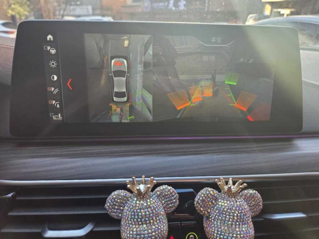 BMW 5시리즈(7세대) 520d xDrive M스포츠팩 플러스 - 이미지 9