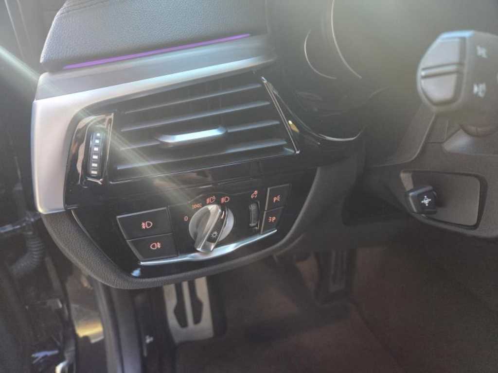 BMW 5시리즈(7세대) 520d xDrive M스포츠팩 플러스 - 이미지 3