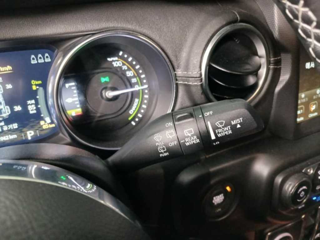 지프 랭글러(JL) 2.0 4xe 오버랜드 4DR 파워탑 - 이미지 12