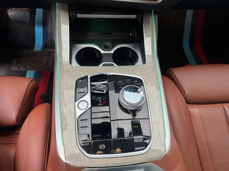 BMW X7 40i xDrive 디자인퓨어 엑셀런스 7인승 - 이미지 14