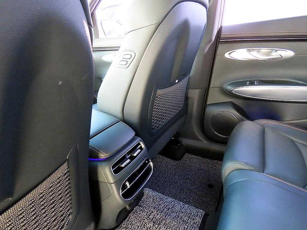 제네시스 GV70 2.5T AWD 기본형 - 이미지 2