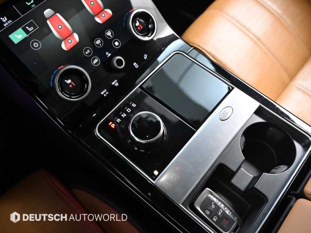 랜드로버 레인지로버 벨라 3.0 D300 HSE R다이나믹 - 이미지 14