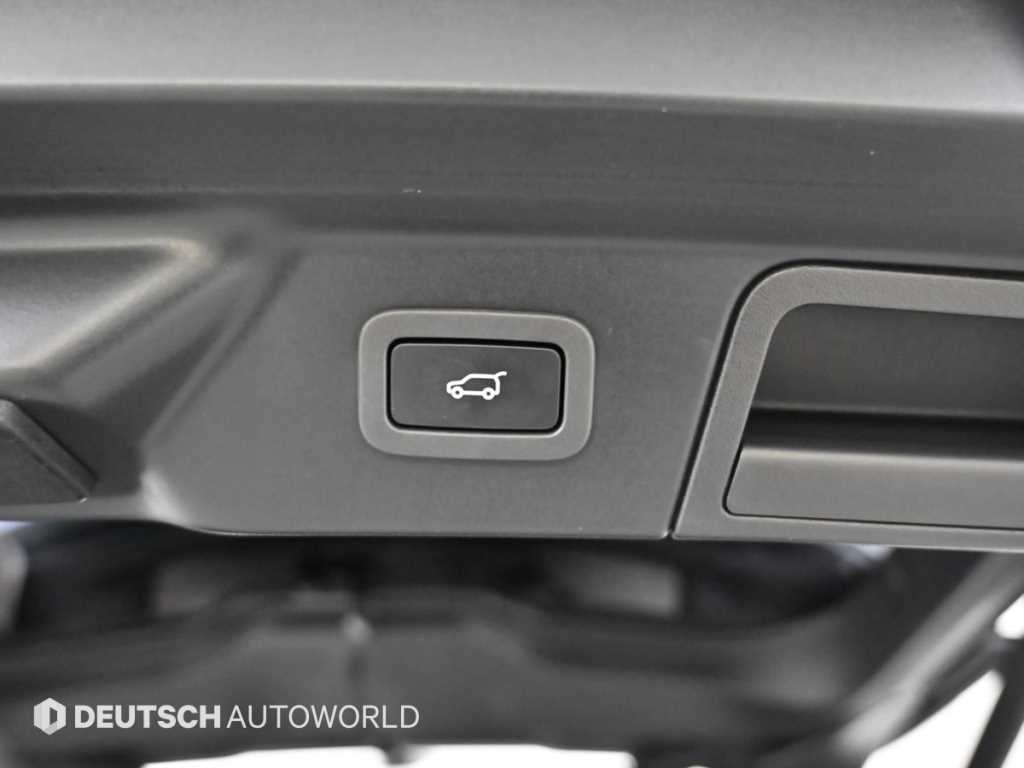 랜드로버 레인지로버 벨라 3.0 D300 HSE R다이나믹 - 이미지 5