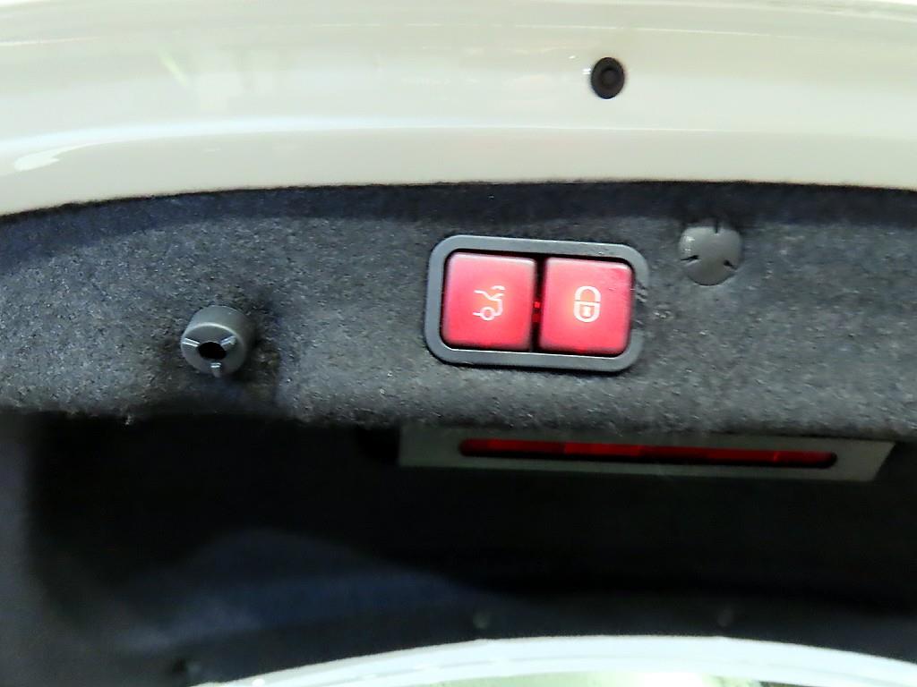 벤츠 C클래스(4세대) C200 - 이미지 14