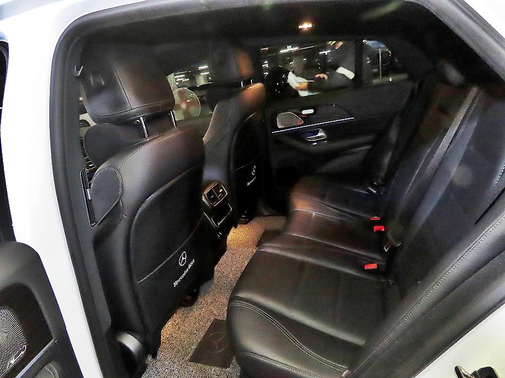 벤츠 GLE클래스(4세대) GLE 400d 4매틱 쿠페 - 이미지 4