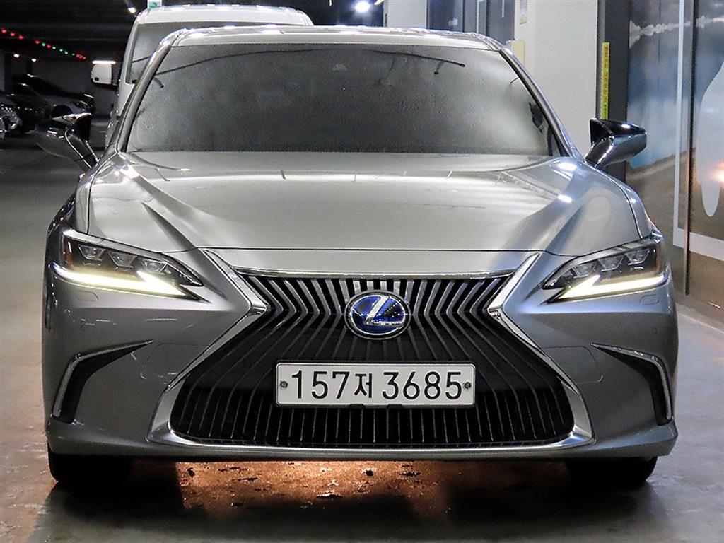 렉서스 ES(7세대) 300h 이그제큐티브 - 이미지 9