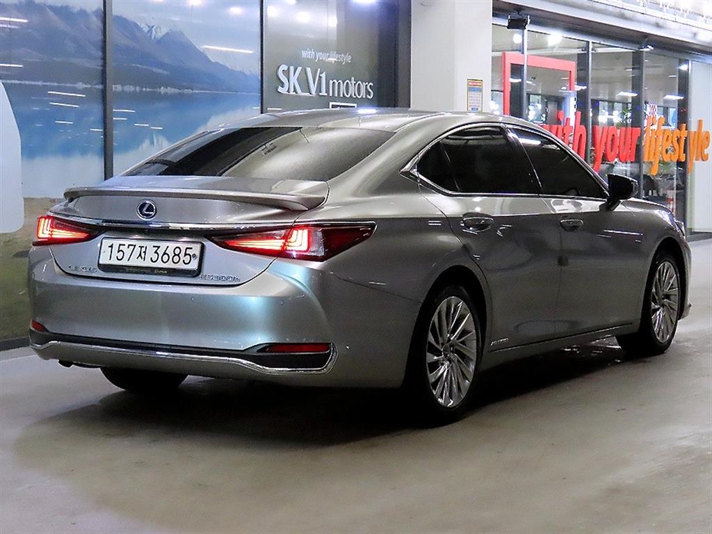 렉서스 ES(7세대) 300h 이그제큐티브 - 이미지 18