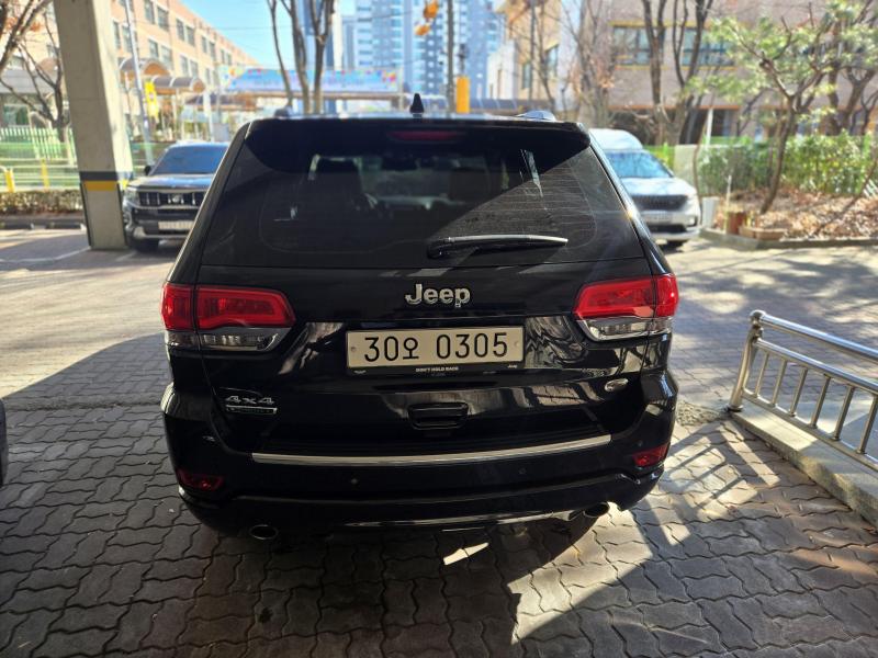 지프 그랜드 체로키(WK2) 3.0 CRD 오버랜드 - 이미지 6