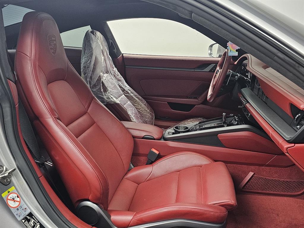 포르쉐 911(992) 카레라 4 - 이미지 5