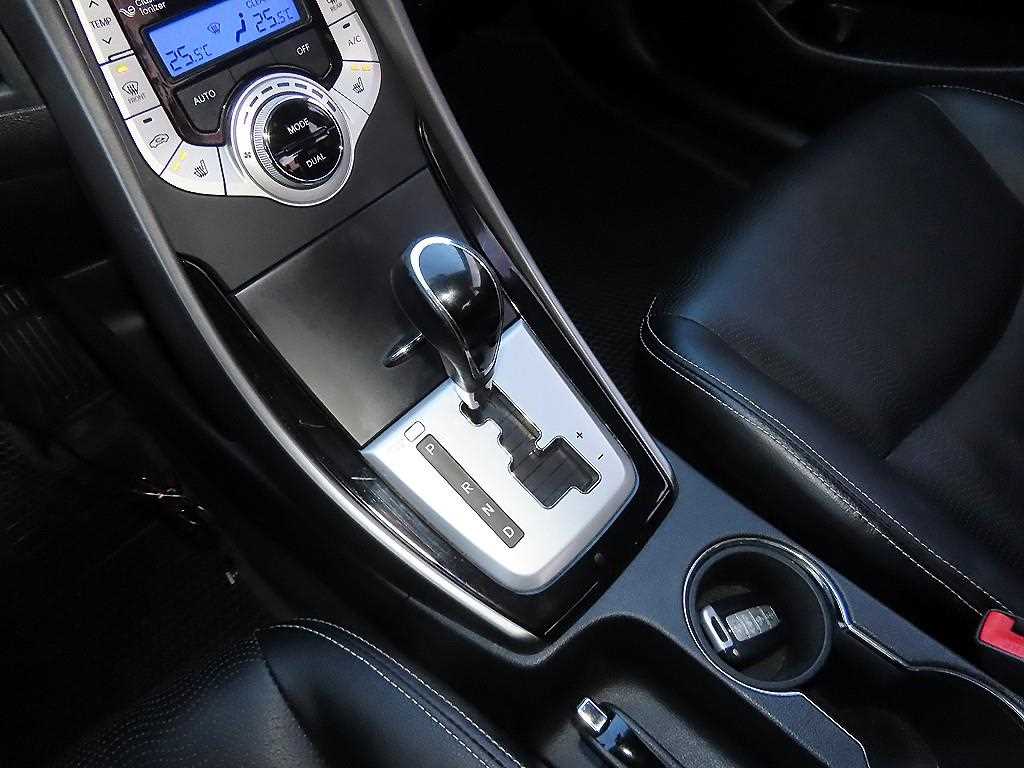 현대 아반떼MD M16 GDi 탑 - 이미지 18