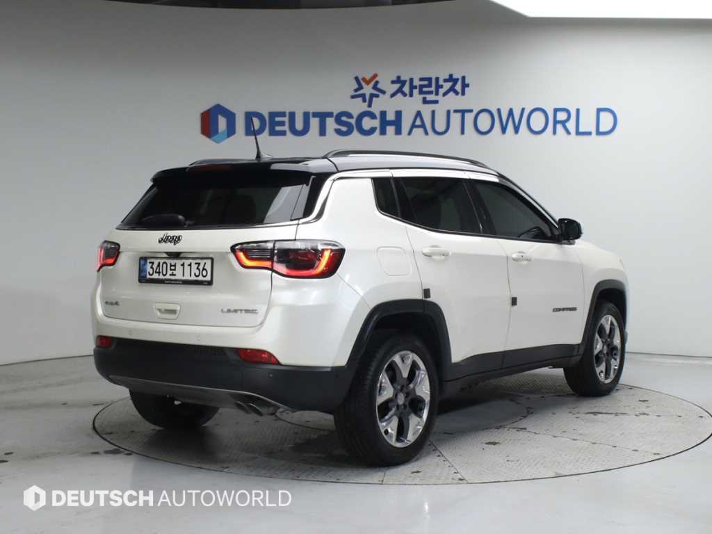 지프 컴패스(MP) 2.4 AWD 리미티드 하이 - 이미지 11