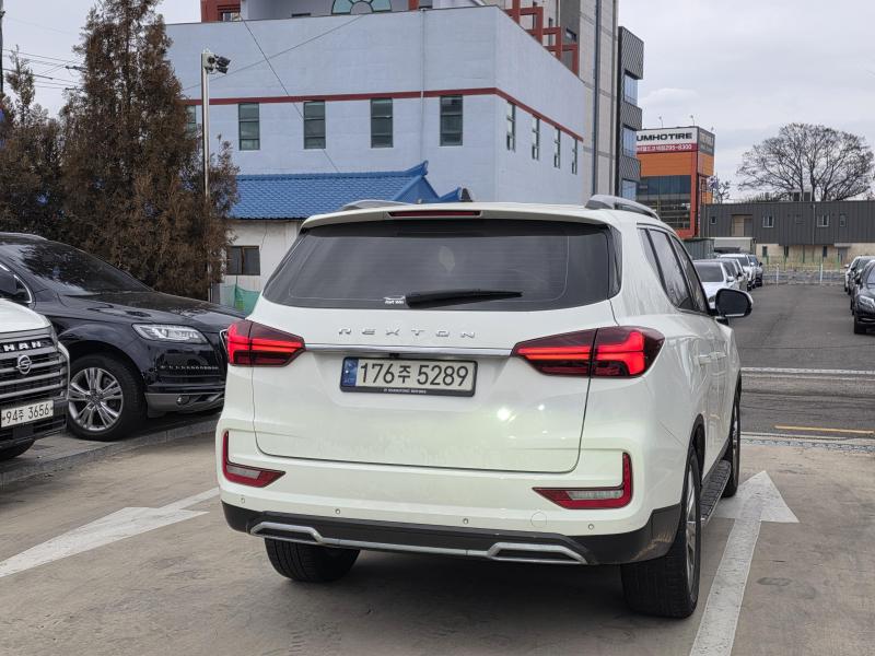 KG모빌리티(쌍용) 올 뉴렉스턴 2.2 4WD 프레스티지 - 이미지 3