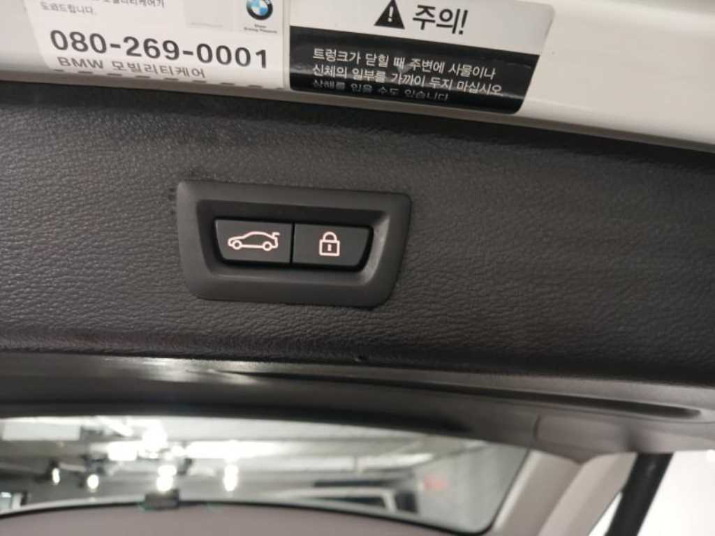 BMW X3(2세대) 20d xDrive M 에어로다이나믹 - 이미지 11