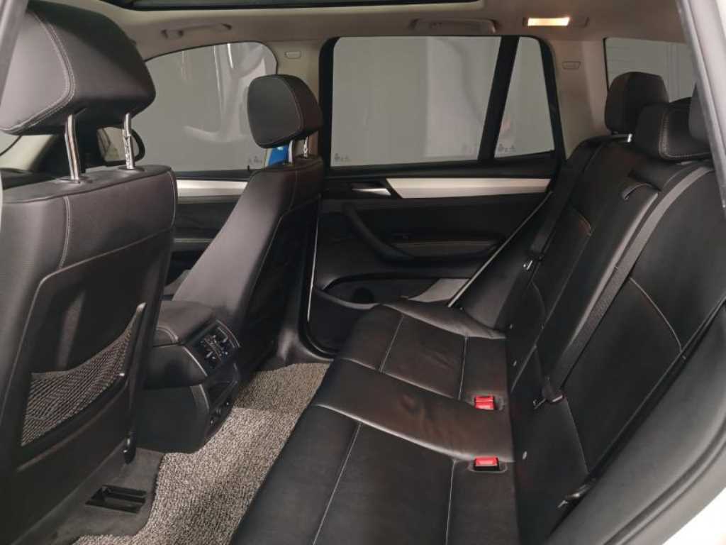BMW X3(2세대) 20d xDrive M 에어로다이나믹 - 이미지 4